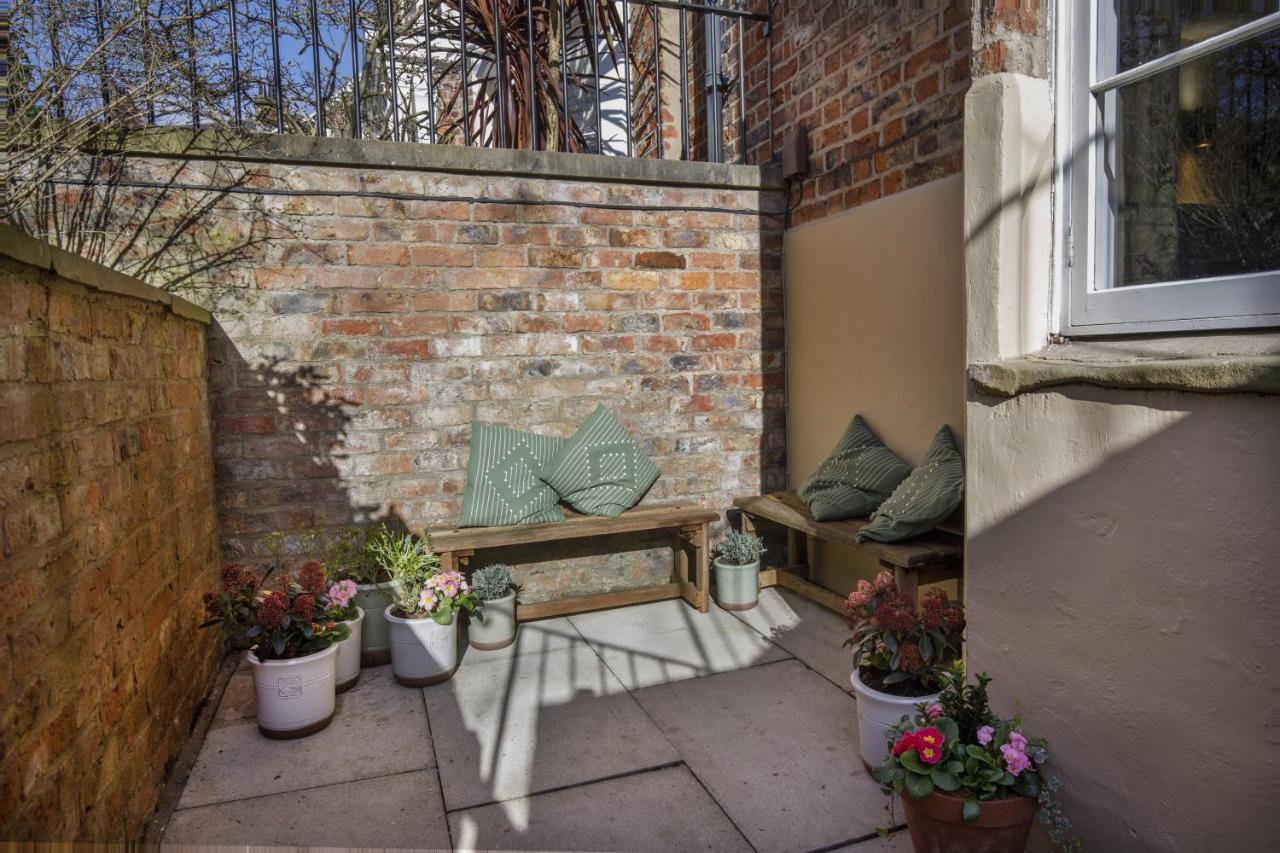 The Garden Square - Unique Luxury Apartment In Historic Garden Square - Ideal For 2 People York Zewnętrze zdjęcie